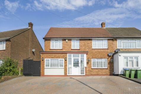 4 bedroom semi-detached house for sale