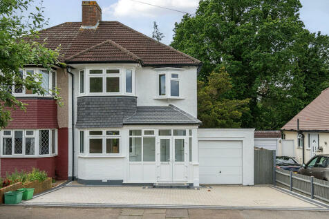 3 bedroom semi-detached house for sale