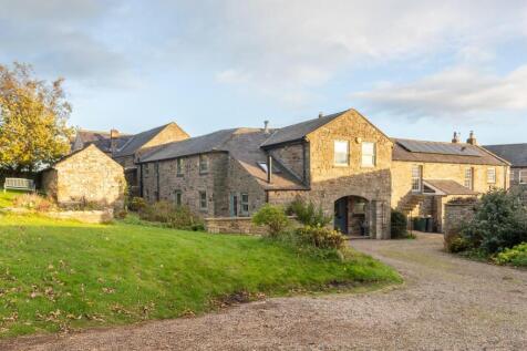 Hexham NE47 6 bed barn conversion for sale