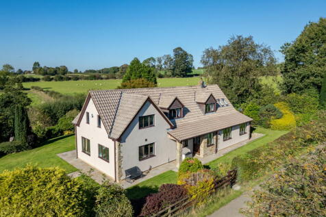 5 bedroom detached house for sale