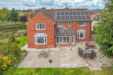 5 bedroom detached house for sale