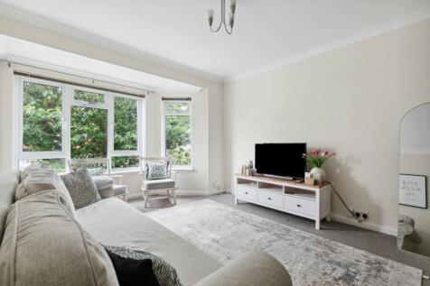 2 bedroom maisonette for sale