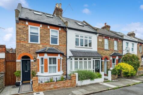 4 bedroom semi-detached house for sale