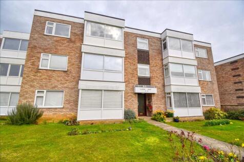 Frinton On Sea CO13 3 bed apartment for sale