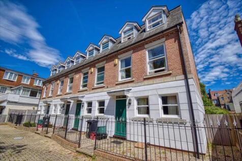 Frinton On Sea CO13 4 bed terraced house for sale