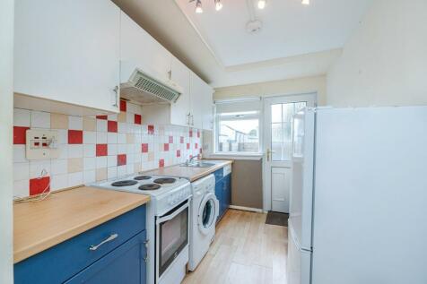 1 bedroom ground floor flat for sale