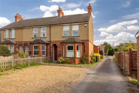 4 bedroom end of terrace house for sale