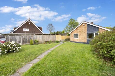 Lapwood Avenue, Kingswinford 2 bed detached bungalow for sale