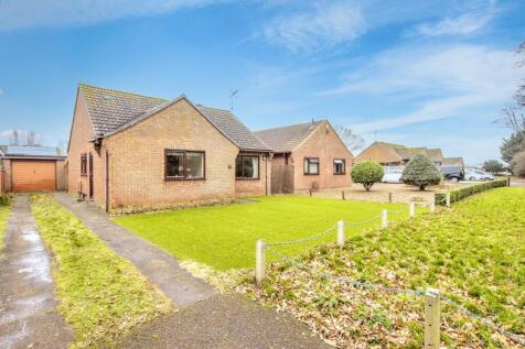 2 bedroom detached bungalow for sale