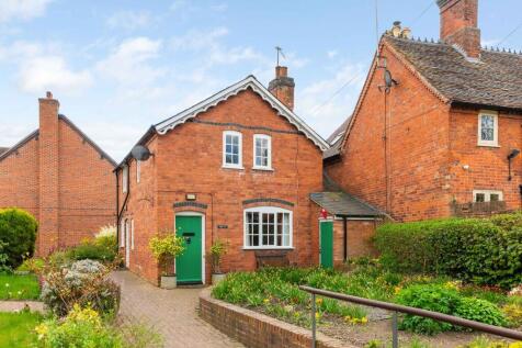 2 bedroom semi-detached house for sale