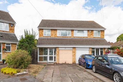 3 bedroom semi-detached house for sale