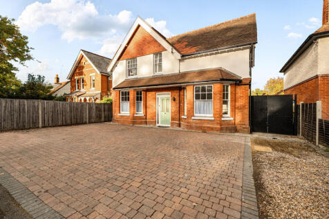 6 bedroom detached house for sale