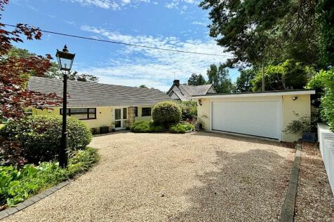 3 bedroom detached bungalow for sale