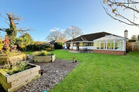 3 bedroom detached bungalow for sale