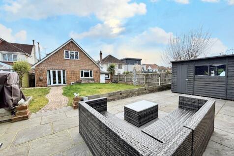 4 bedroom detached bungalow for sale