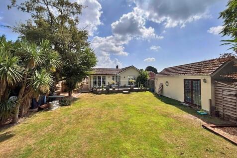 Dalkeith Road, Corfe Mullen BH21 3 bed detached bungalow for sale