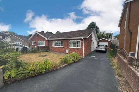 2 bedroom semi-detached bungalow for sale