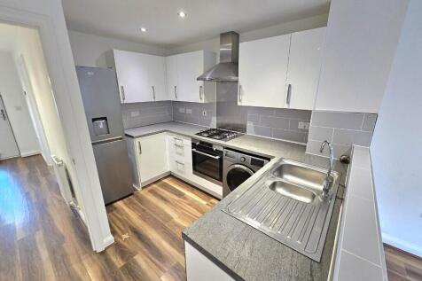 4 bedroom flat for sale