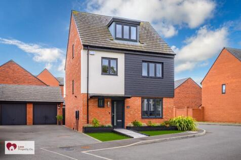 4 bedroom detached house for sale