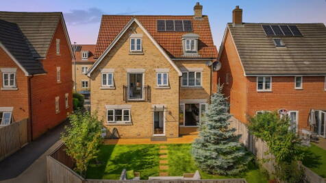 5 bedroom detached house for sale