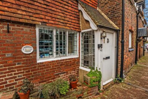 2 bedroom ground floor flat for sale