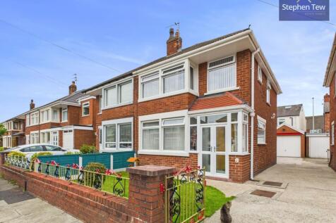Houseman Place, Blackpool, FY4 3 bed semi