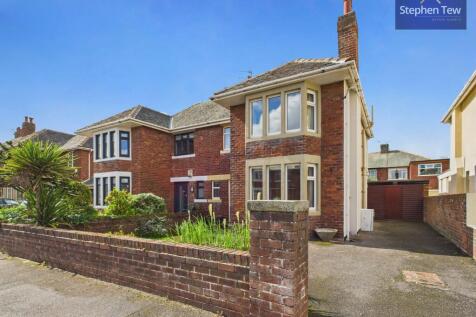 Walpole Avenue, Blackpool, FY4 3 bed semi