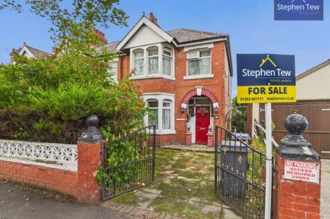 Marton Drive, Blackpool, FY4 3 bed end of terrace house for sale