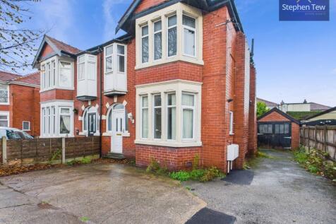 Preston New Road, Blackpool, FY4 4 bed semi