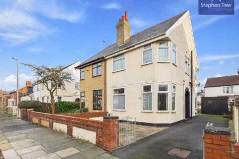 Fenber Avenue, Blackpool, FY4 3 bed semi