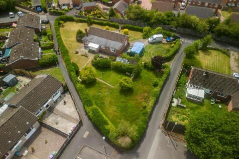 The Bungalow, Upper Pool Hill... 4 bed bungalow for sale