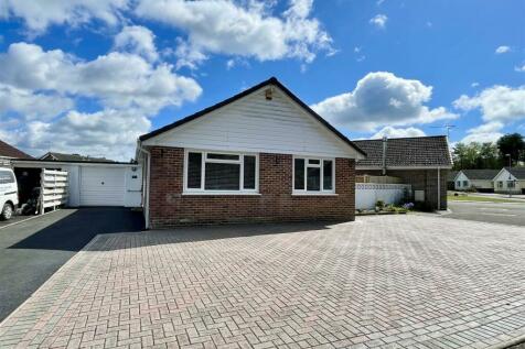 3 bedroom detached bungalow for sale