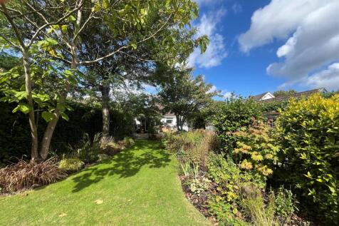 2 bedroom detached bungalow for sale