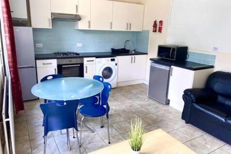 4 bedroom maisonette for sale