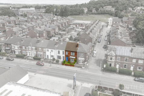 Pontefract Road, Castleford WF10 3 bed terraced house for sale