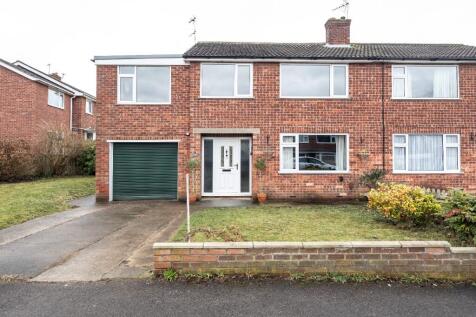4 bedroom semi-detached house for sale