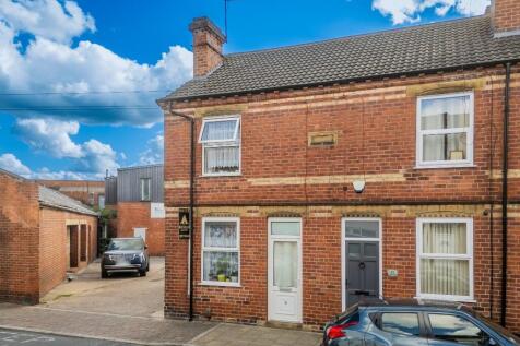 2 bedroom end of terrace house for sale