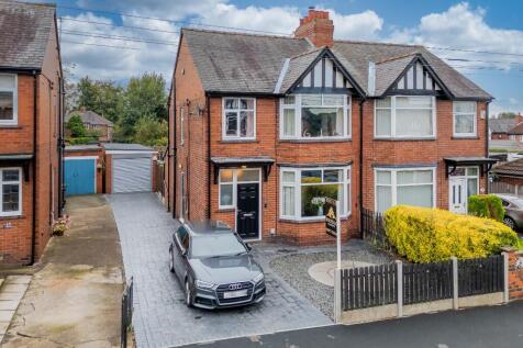 3 bedroom semi-detached house for sale