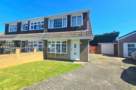 Kirkfell Close, Eaglescliffe... 3 bed semi