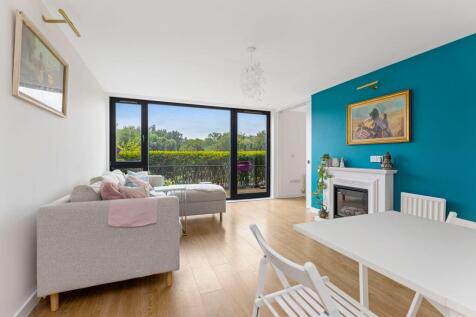 1 bedroom ground floor flat for sale
