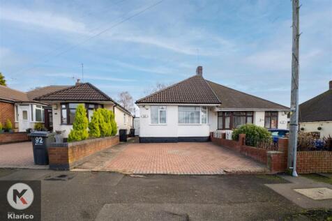 2 bedroom semi-detached bungalow for sale