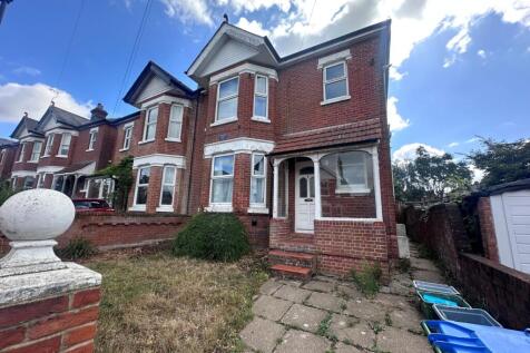 4 bedroom semi-detached house for sale