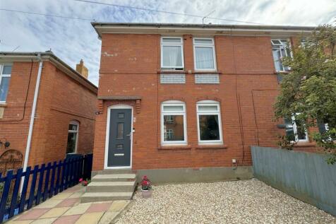 2 bedroom semi-detached house for sale