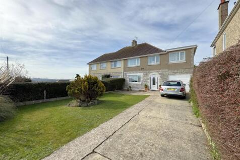 4 bedroom semi-detached house for sale