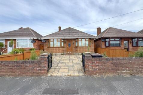 2 bedroom detached bungalow for sale