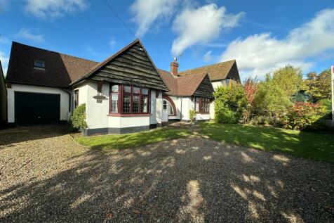 2 bedroom semi-detached bungalow for sale