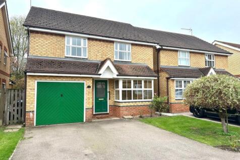 Hadland Close, Bovingdon HP3 3 bed detached house for sale