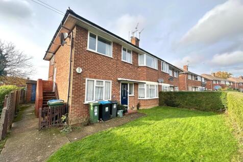 Old Dean, Bovingdon HP3 2 bed maisonette for sale