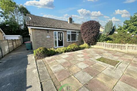 2 bedroom semi-detached bungalow for sale