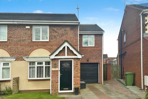 3 bedroom semi-detached house for sale